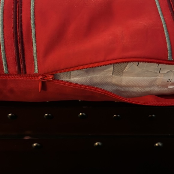 Gorgeous red red decor pillow hand made with shells and embroidered - Picture 2 of 3